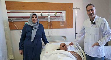 Batman'da kaynamayan omuz kırığı ters omuz protezi ameliyatıyla tedavi edildi
