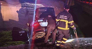 Batman'da otomobil su kanalına uçtu: 1 yaralı