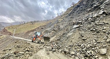 Batman'da şiddetli yağışlarla birlikte bazı köy ve mezra yolları ulaşıma kapandı