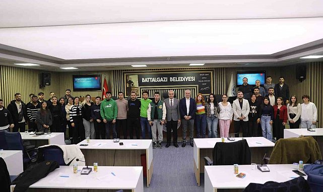 Battalgazi'de gençlik çalışmaları öğrencilerle istişare edildi