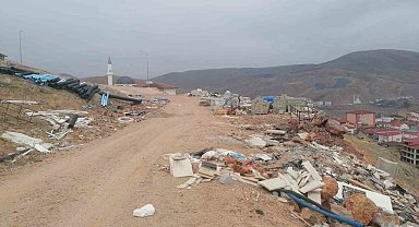 Bayburt Kent Konseyi Şehit Osman Dağı'na dökülen hafriyat için girişimde bulundu