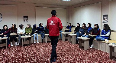 Bayburt'ta gençler bağımlılığa karşı bilgilendirildi