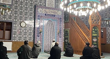 Bayburt'ta üniversite öğrencileri camilerde imamlık ve müezzinlik yaptı