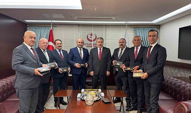 Belediye başkanları ve AK Parti Eskişehir İl Başkanı Albayrak, BBP lideri Destici'yi ziyaret etti