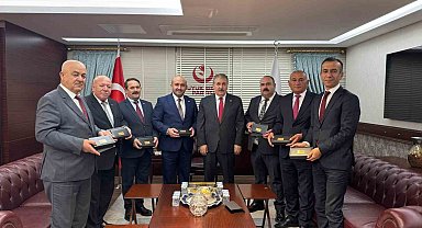 Belediye başkanları ve AK Parti Eskişehir İl Başkanı Albayrak, BBP lideri Destici'yi ziyaret etti