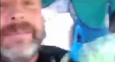 Belediye önünde kendini yaktı