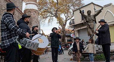 Bergamalı kadınlardan tarihi arastada panayır