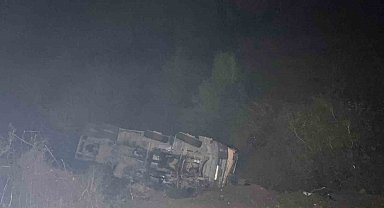 Beton mikseri 150 metrelik uçuruma yuvarlandı: 2 yaralı