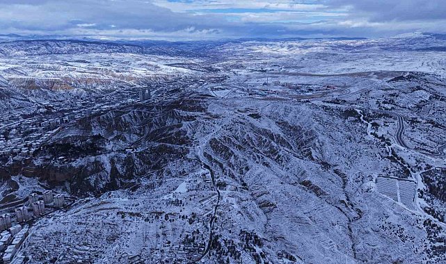 Beyaz örtüyle kaplanan Çankırı havadan görüntülendi