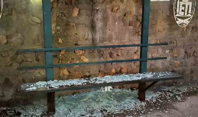 Beykoz'da durak camlarını hedef alan iki şüpheli yakalandı