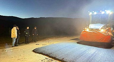 Bilecik köy yollarında asfalt mesaisi