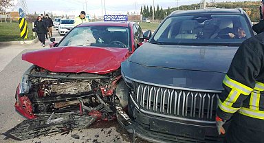 Bilecik'te aday sürücü direksiyon sınavında kaza yaptı: 4 yaralı