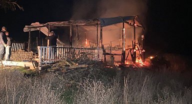 Bilecik'te benzinle mangal yakma girişimi bağ evini küle çevirdi