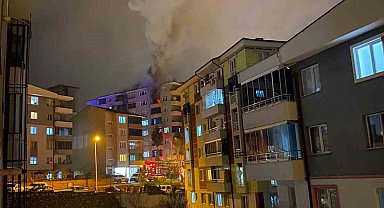 Bilecik'te binanın 6. katında yangın çıktı