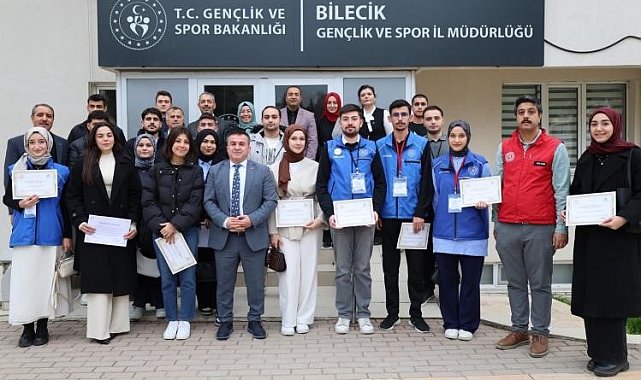 Bilecik'te gönüllü gençlere teşekkür belgeleri takdim edildi