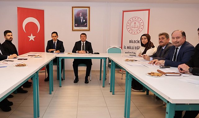 Bilecik'te ortaokul müdürleriyle eğitim değerlendirme toplantısı