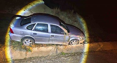 Bilecik'te otomobil yoldan çıktı: 2 yaralı