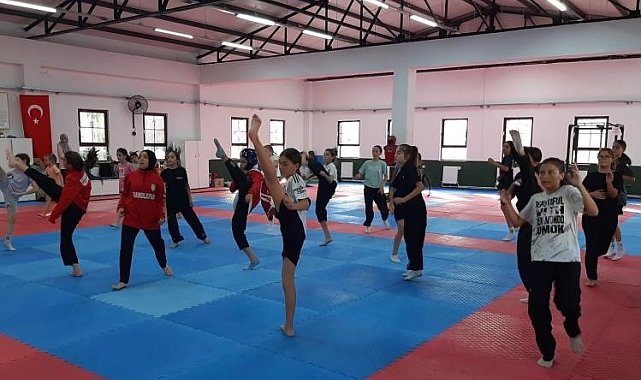 Bilecik'te taekwondo antrenmanları aralıksız sürüyor