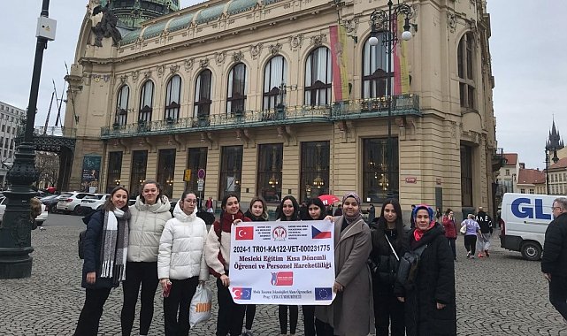 Bilecik'te tekstil öğrencileri Prag'da inovasyon eğitimi aldı