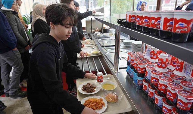 Bilecikli şehit İlhan Ongan'ın anısına binlerce kişiye ücretsiz yemek dağıtıldı