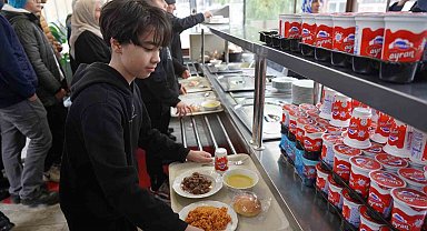 Bilecikli şehit İlhan Ongan'ın anısına binlerce kişiye ücretsiz yemek dağıtıldı