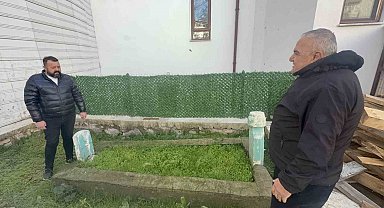 Binalar arasında kalan türbe unutulmaya yüz tuttu