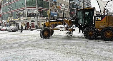 Bingöl'de beklenen kar yağışı başladı