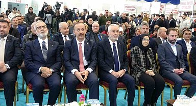 Binlerce kitapseveri yazarlarıyla buluşturacak "8. Isparta Kitap Fuarı" açıldı