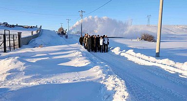 Bitlis'te karla mücadele çalışmaları aralıksız devam ediyor
