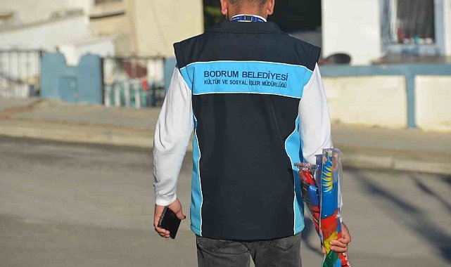 Bodrum Belediyesi minik yüzleri güldürdü