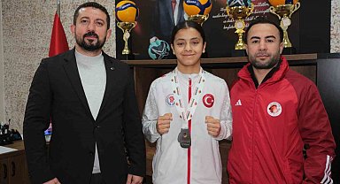 Boksta Avrupa 2.'si olan Asmin Çabas'a, Cizre'de coşkulu karşılama