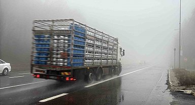 Bolu Dağı'nda sis ve sağanak etkili: Görüş mesafesi 30 metreye düştü