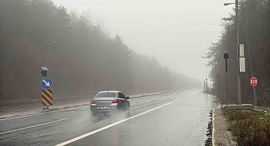 Bolu Dağı'nda sis ve sağanak sebebiyle görüş mesafesi 30 metreye düştü