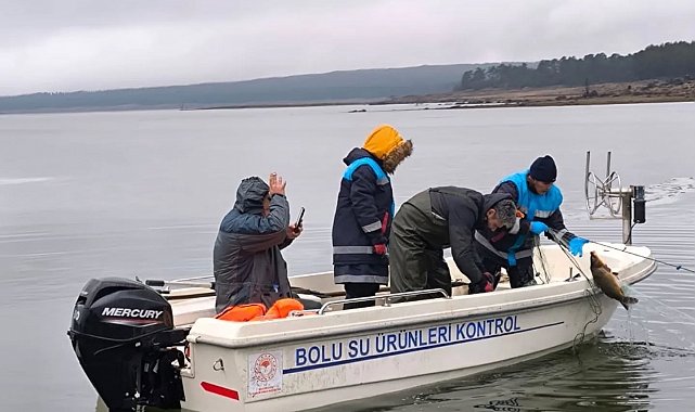 Bolu'da gölün ortasında 500 metrelik kaçak ağ ele geçirildi