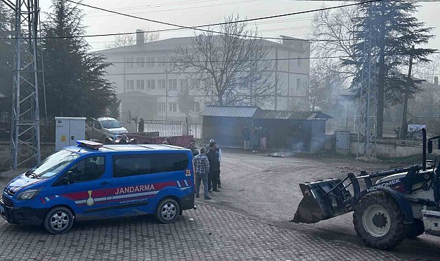 Bolu'da köylüler ağır tonajlı araçlara karşı ayaklandı: Köyün giriş çıkışında lastik yaktılar