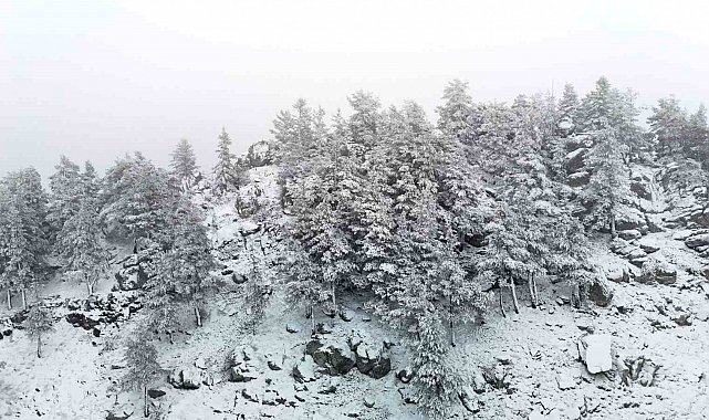 Bolu'nun yükseklerinde kar yağışı etkili oluyor