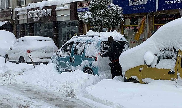 Bolu'yu kar esir aldı: "Hiç kimse panik yapmasın"