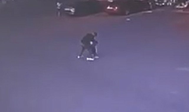 Boşanma aşamasındaki eşini sokak ortasında 12 yerinden bıçakladı, 18,6 yıl hapis cezası aldı