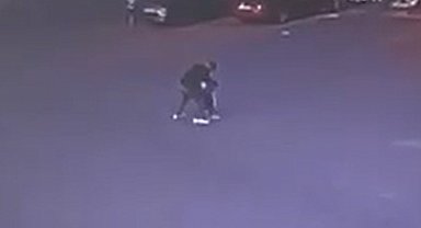 Boşanma aşamasındaki eşini sokak ortasında 12 yerinden bıçakladı, 18,6 yıl hapis cezası aldı