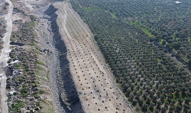 Buharkent'te İlek Bahçesi Projesi'nde altyapı çalışmaları sürüyor