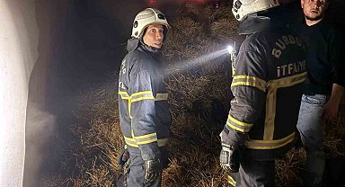 Burdur'da çıkan yangında 2 bine yakın saman balyası zarar gördü