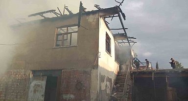 Burdur'da ev yangını