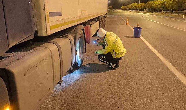 Burdur'da yük taşıyan araçlara yönelik denetimde 25 araç ve sürücüsüne idari ceza
