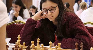 Bursa Büyükşehir Belediyesporlu Arya Aydoğan dünya 4.'sü oldu