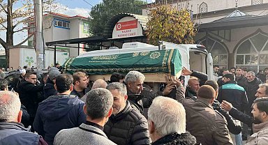 Bursa'da 3 gün aranıp Mudanya sahilde cesedi bulunan 19 yaşındaki Berat Yavuz toprağa verildi