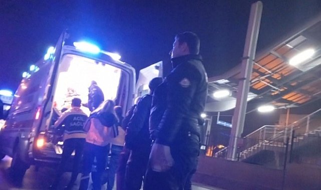 Bursa'da gece saatlerinde eğlence mekanı önünde silahlı kavga: 1'i ağır, 2 yaralı