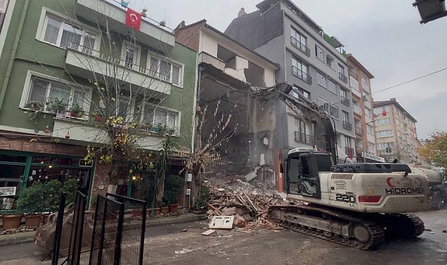 Bursa'da ilginç bir yıkım