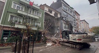Bursa'da ilginç bir yıkım