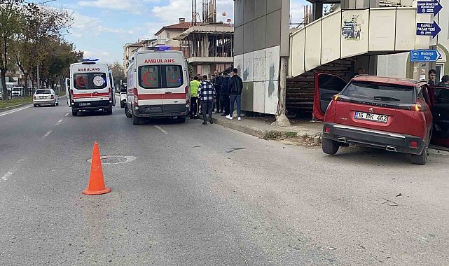 Bursa'da kavşakta feci kaza: 5 yaralı