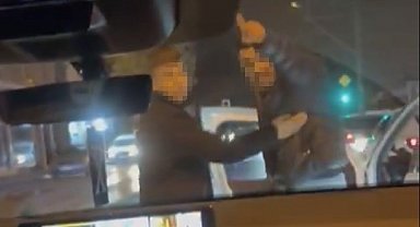 Bursa'da korku dolu anlar: Agresif sürücü küçük çocuğu hiçe saydı